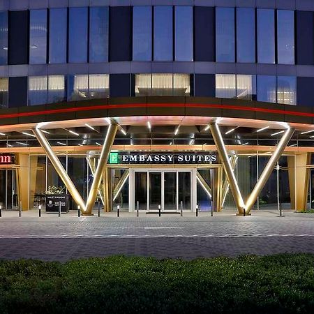 Embassy Suites By Hilton Dubai Business Bay Экстерьер фото