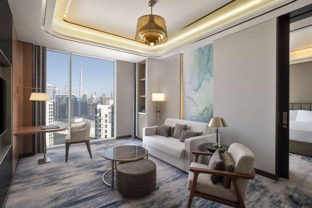 Embassy Suites By Hilton Dubai Business Bay Номер фото
