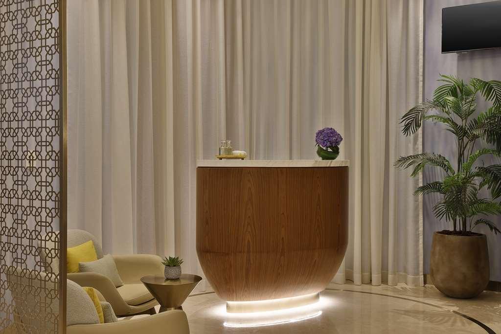 Embassy Suites By Hilton Dubai Business Bay Удобства фото